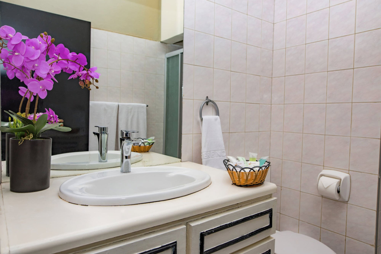 Bathroom 5, Heritage By Serendib, Blantyre City