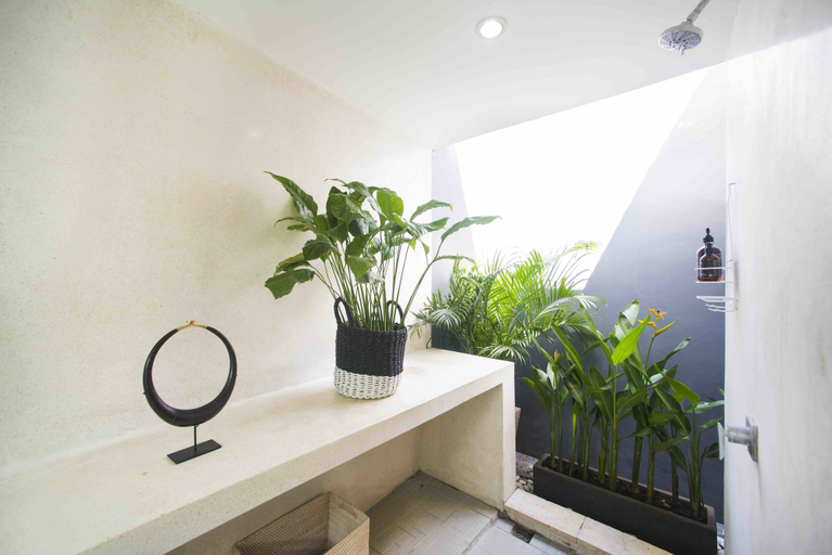 Others 5, Villa Terus, Badung