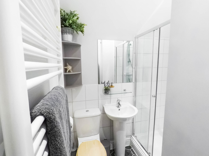 Bathroom 3, Central Stamford Townhouse, Lincolnshire