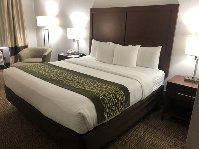 Bedroom 3, Comfort Inn Grand Island North, Hall