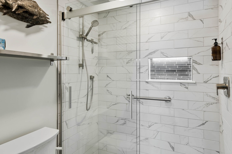 Bathroom 4, Starburst, Sussex