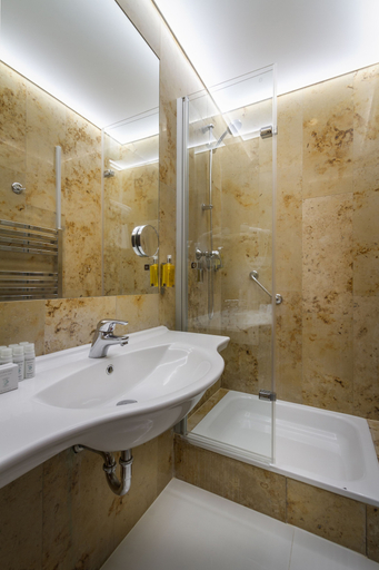 Bathroom 4, Clementin, Praha 1