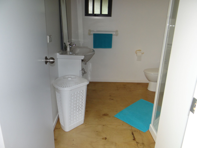 Bathroom, Eve & Sandys Holiday Home, Rorotonga