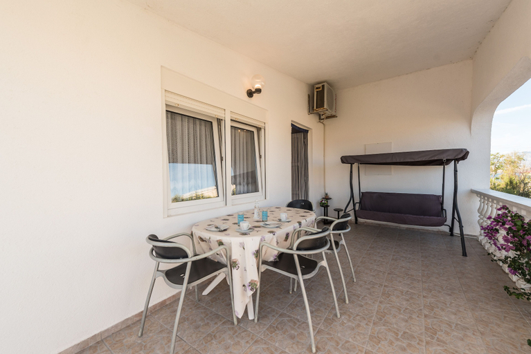 Others 5, Apartment Steindl, Vir