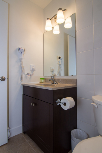 Bathroom 4, Northwood Plaza Hotel, Fraser-Fort George