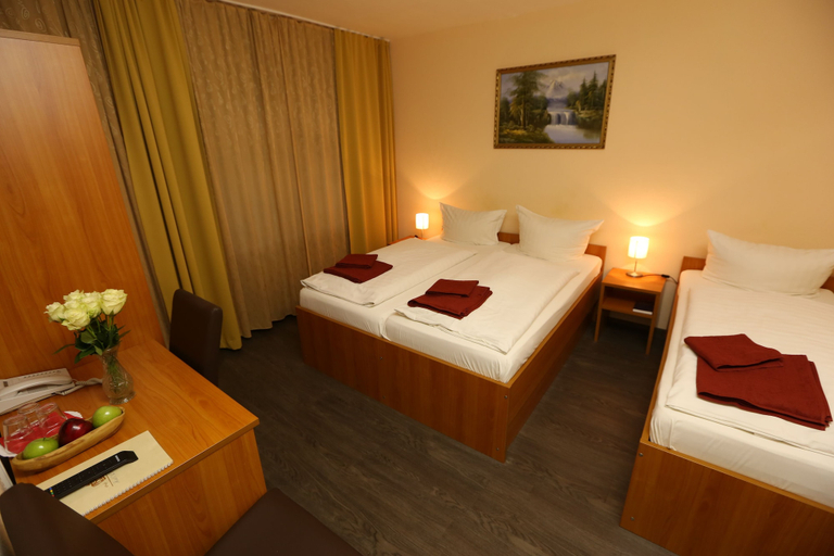 Bedroom 2, Hotel AI Königshof, Berlin