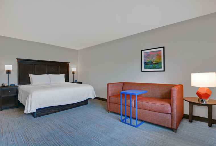 Bedroom 3, Hampton Inn Bath (Brunswick Area), Sagadahoc