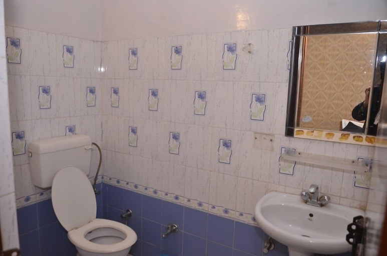 Bathroom, Hotel Europe Plaza, Lucknow