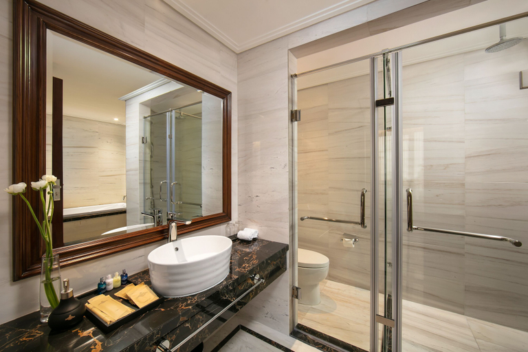 Bathroom 5, LUCIEN HANOI LAKESIDE HOTEL & ROOFTOP, Hoàn Kiếm