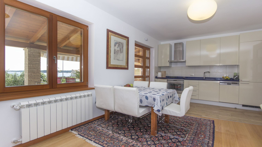 Others 5, Villa Mare, Medulin