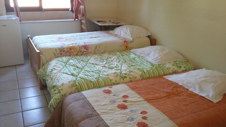 Bedroom 3, Auberge de l'Europe, Isère