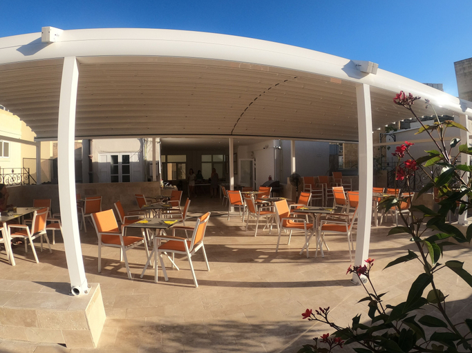 Food & Drinks 5, The Maltese Sun