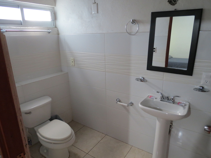 Bathroom 4, Posada Comala, Comala