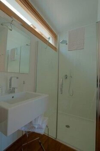 Bathroom 5, Tre Merli Beach Hotel, Trieste