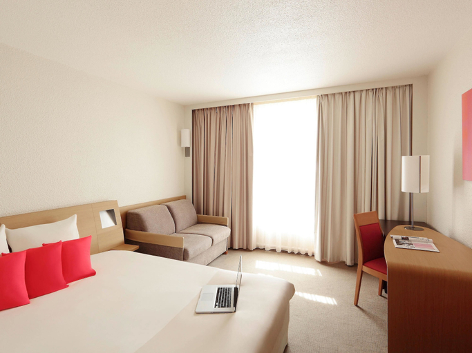 Bedroom 2, Novotel London Waterloo, London