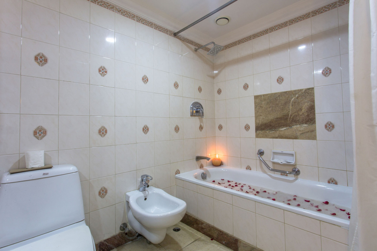 Bathroom 4, Hotel Le Himalaya, Bagmati