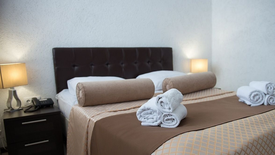 Bedroom 2, Park - Hotel Pushkin, Buzulukskiy rayon