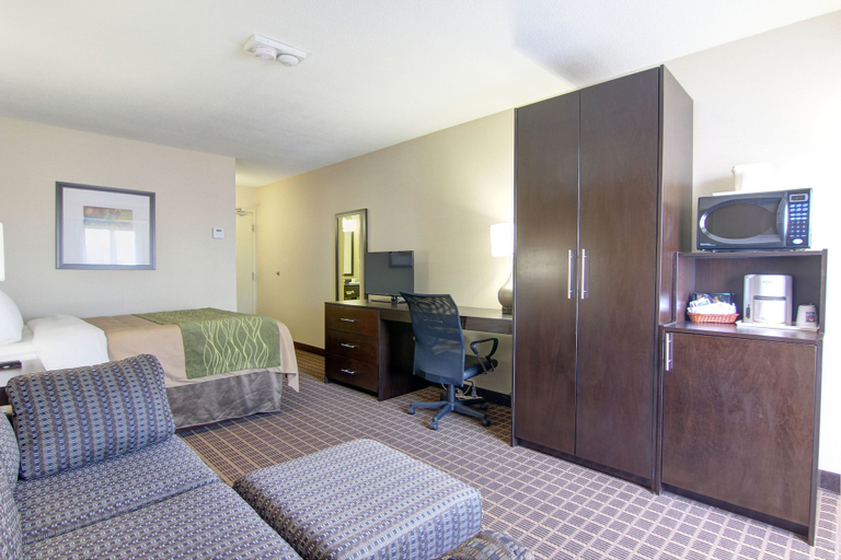 Bedroom 3, Comfort Inn Windsor, Essex