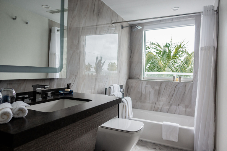 Bathroom 5, The Sagamore Hotel South Beach, Miami-Dade