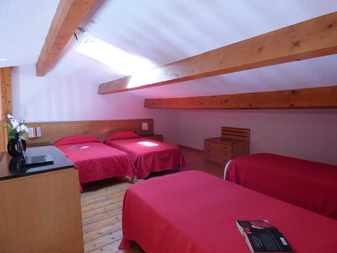 Bedroom 4, AppartHotel Festival Sud Suites - Gare TGV, Vaucluse