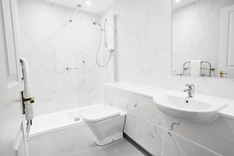 Bathroom 4, The Falcon Hotel, Cornwall
