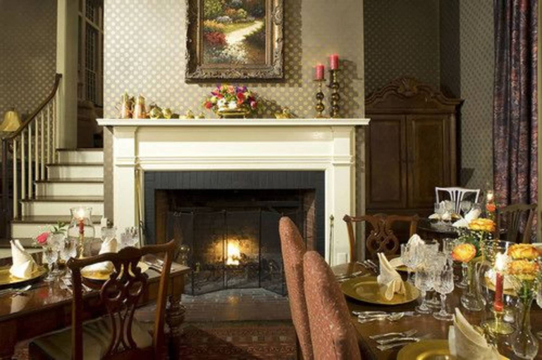 Food & Drinks 5, Hillbrook Inn, Jefferson