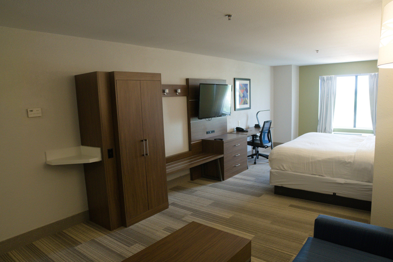 Bedroom 3, Holiday Inn Express & Suites DOUGLAS by IHG, Coffee