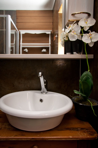 Bathroom 4, a'Vue Guesthouse, City of Cape Town