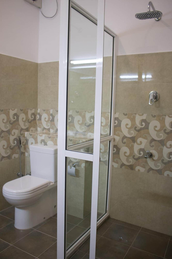 Bathroom 5, The Suite 262, Negombo