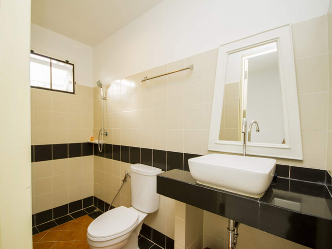 Bathroom 4, Ice Inn Hotel Pattaya, Pattaya
