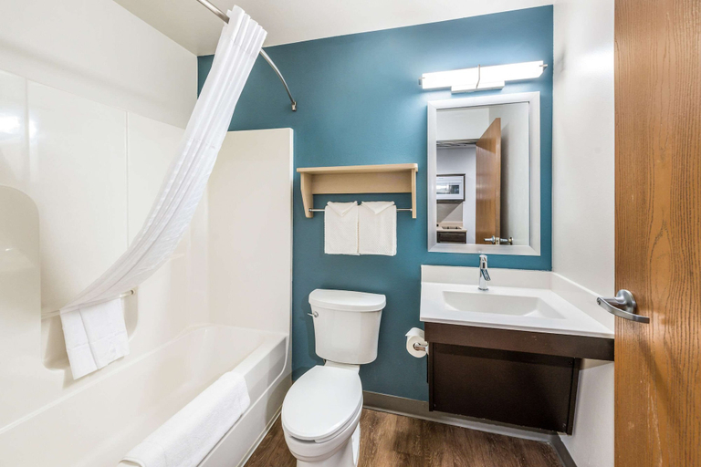 Bathroom 4, WoodSpring Suites Columbus West - Hilliard, Franklin
