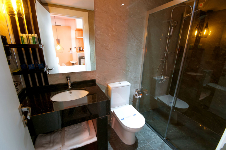 Bathroom 5, Luis Otel, Gaziemir