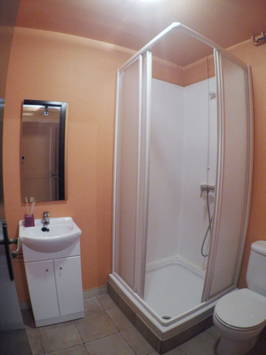 Bathroom 2, Aiguaneu Es Portal, Girona