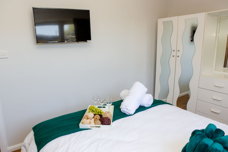 Bedroom 2, Charming Cottage at the Wines Hunter Valley, Cessnock