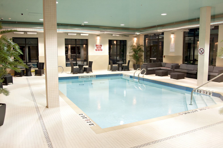 Sport & Beauty 5, Holiday Inn Express PEMBROKE by IHG, Renfrew