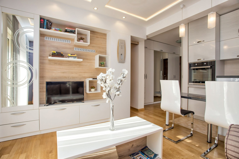 Others 5, Lux Apartment Goodness