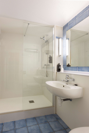 Bathroom 4, Kyriad Direct Nancy Sud - Vandoeuvre, Meurthe-et-Moselle
