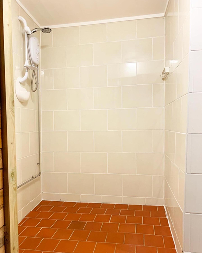 Bathroom 4, The Traveller's B&B, Lincolnshire