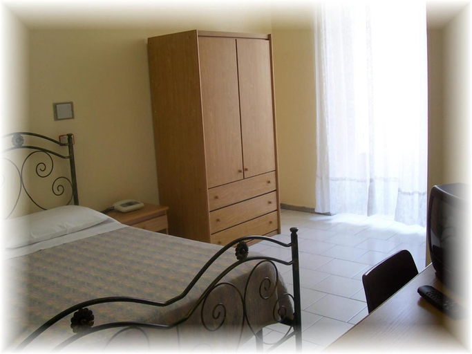 Bedroom 3, Hotel Pensione Romeo, Bari