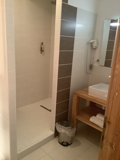 Bathroom 5, Hôtel Monet, Calvados