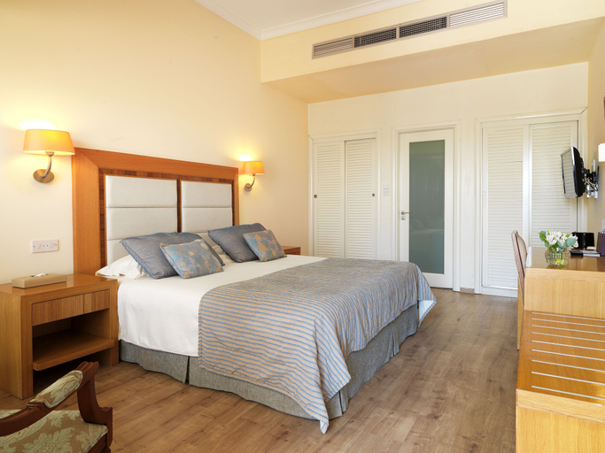 Bedroom 3, Alexander The Great Beach Hotel