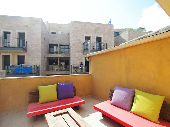 Others 5, Paamonim Apartments