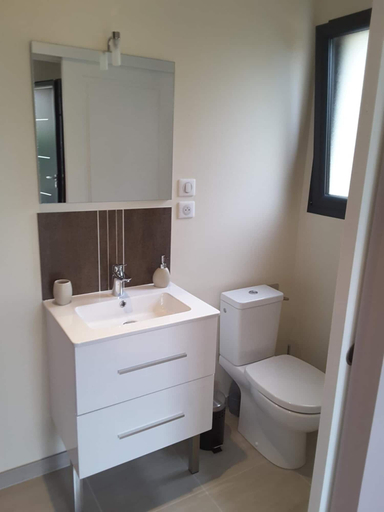 Bathroom 5, Villa'vi Lyon Est Chambres d'Hôtes, Rhône