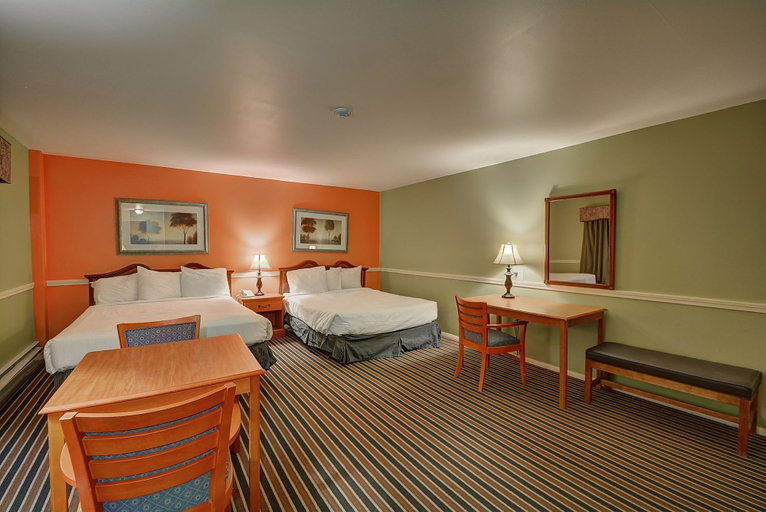 Bedroom 3, Colonial Motel, Windham