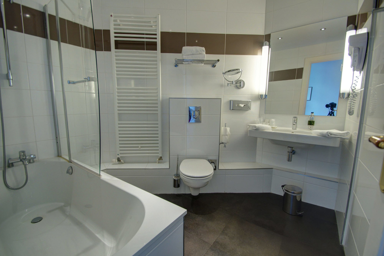 Bathroom 4, Hôtel Château Tilques, Pas-de-Calais