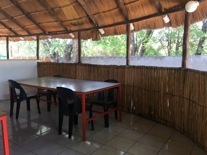 Food & Drinks, Hawk Guest House, Ngamiland West