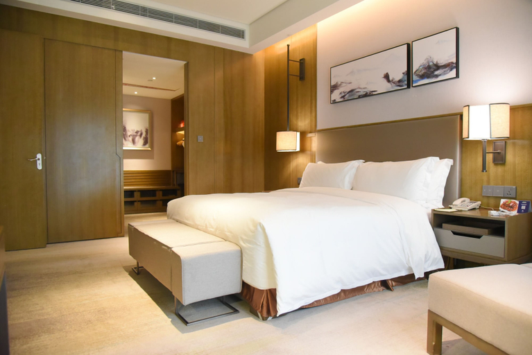 Bedroom 3, DoubleTree by Hilton Hotel Shiyan, Shiyan