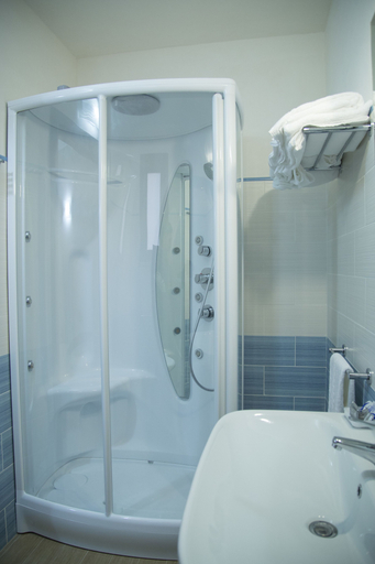 Bathroom 5, Resort Santa Maria, Trapani