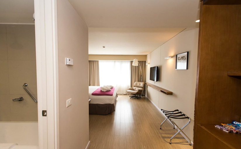 Bedroom 5, Dazzler by Wyndham Montevideo, Montevideo