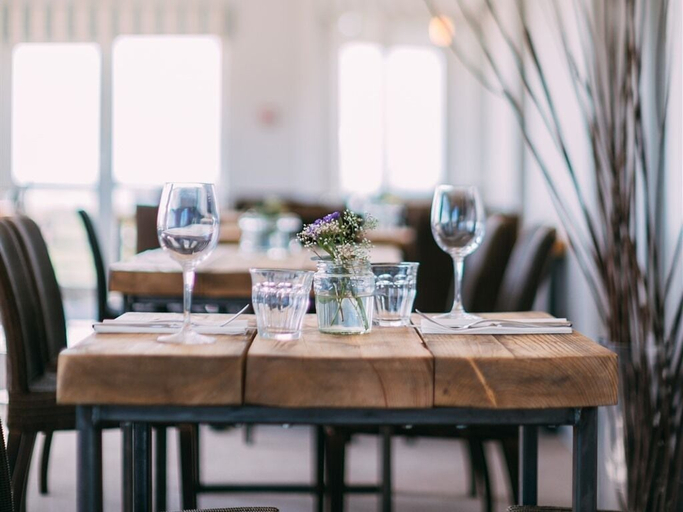 Food & Drinks 5, The Cliff House Hotel, Hampshire